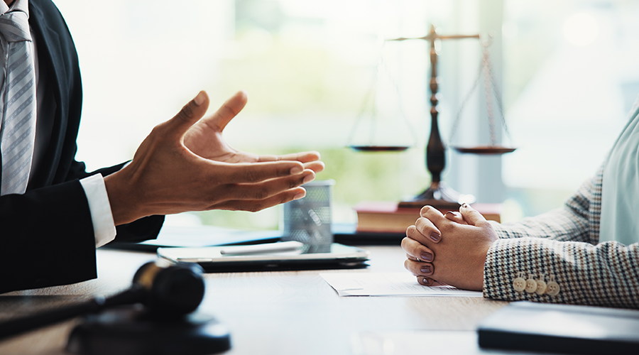 cuando-conviene-buscar-apoyo-legal-para-abrir-una-empresa